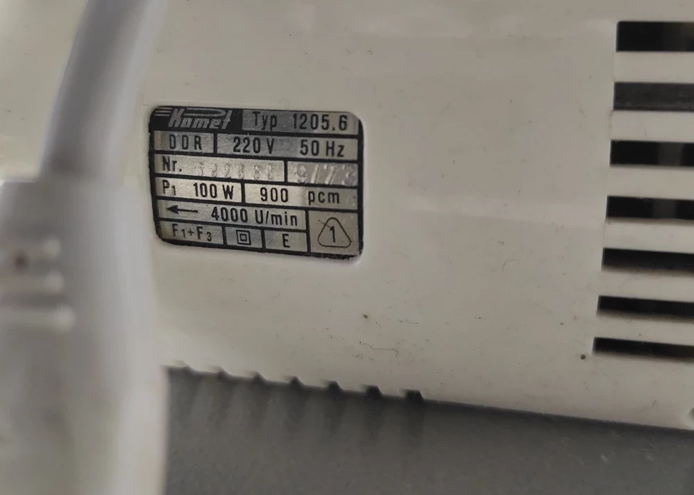 maszyna-do-szycia-veritas-801435-metalowa-stan-uzywany