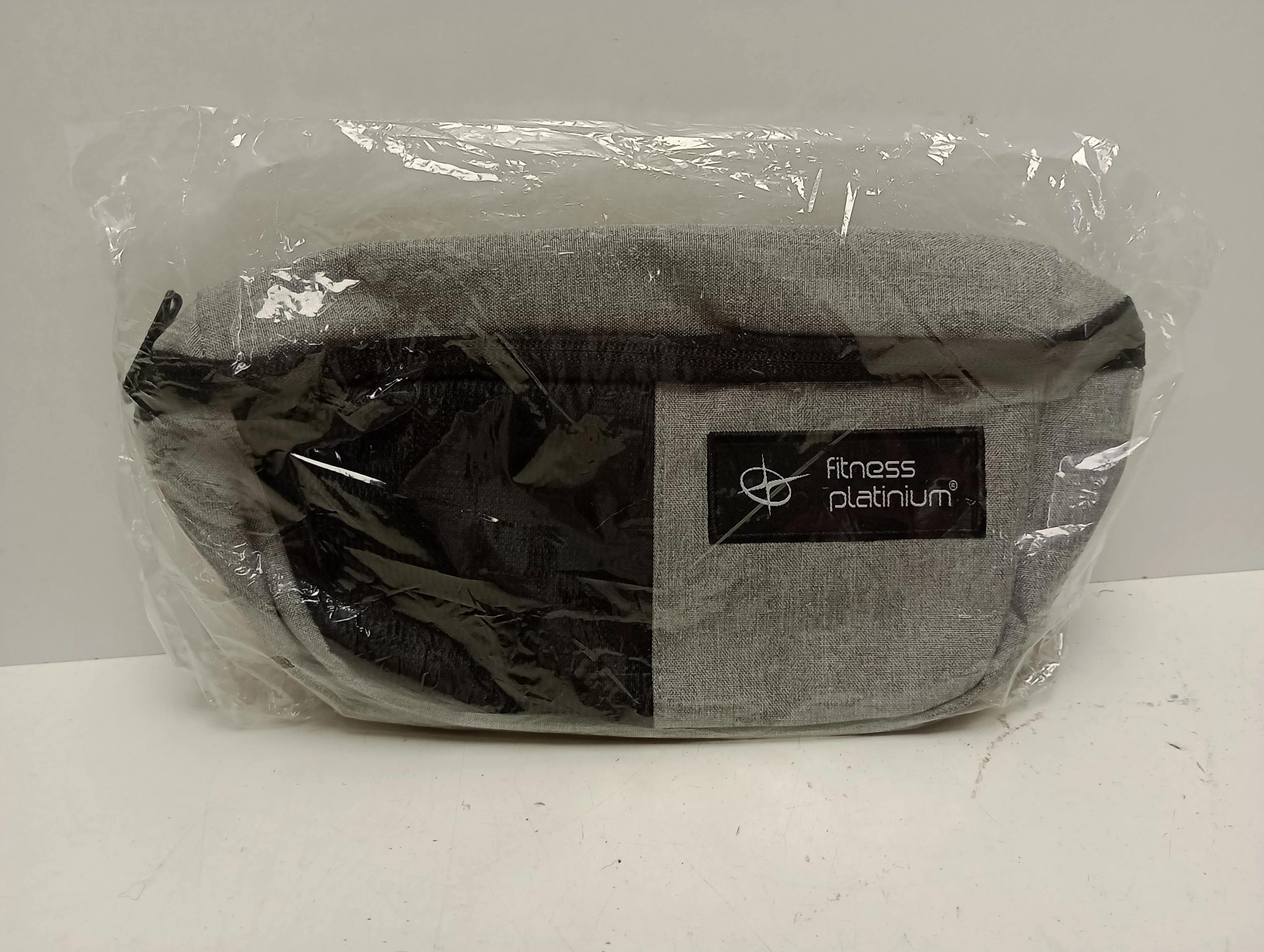 saszetka-nerkowka-szara-fitness-platinium-osiedle-teatralne-3u15-krakow