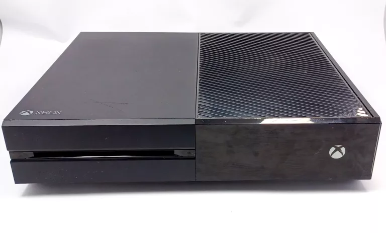 KONSOLA XBOX ONE 1540 1TB+1 PAD+KINECT+PUDEŁKO