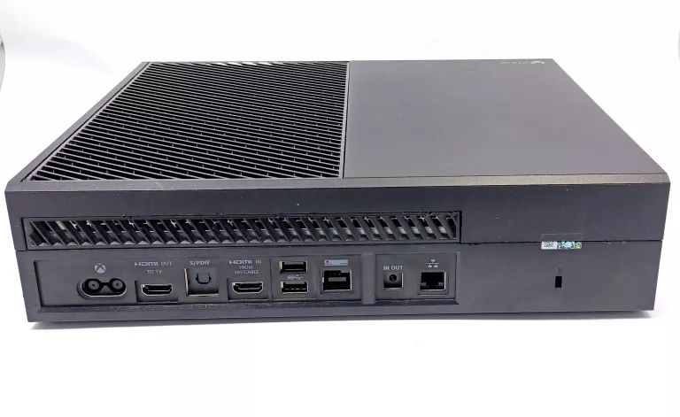 KONSOLA XBOX ONE 1540 1TB+1 PAD+KINECT+PUDEŁKO
