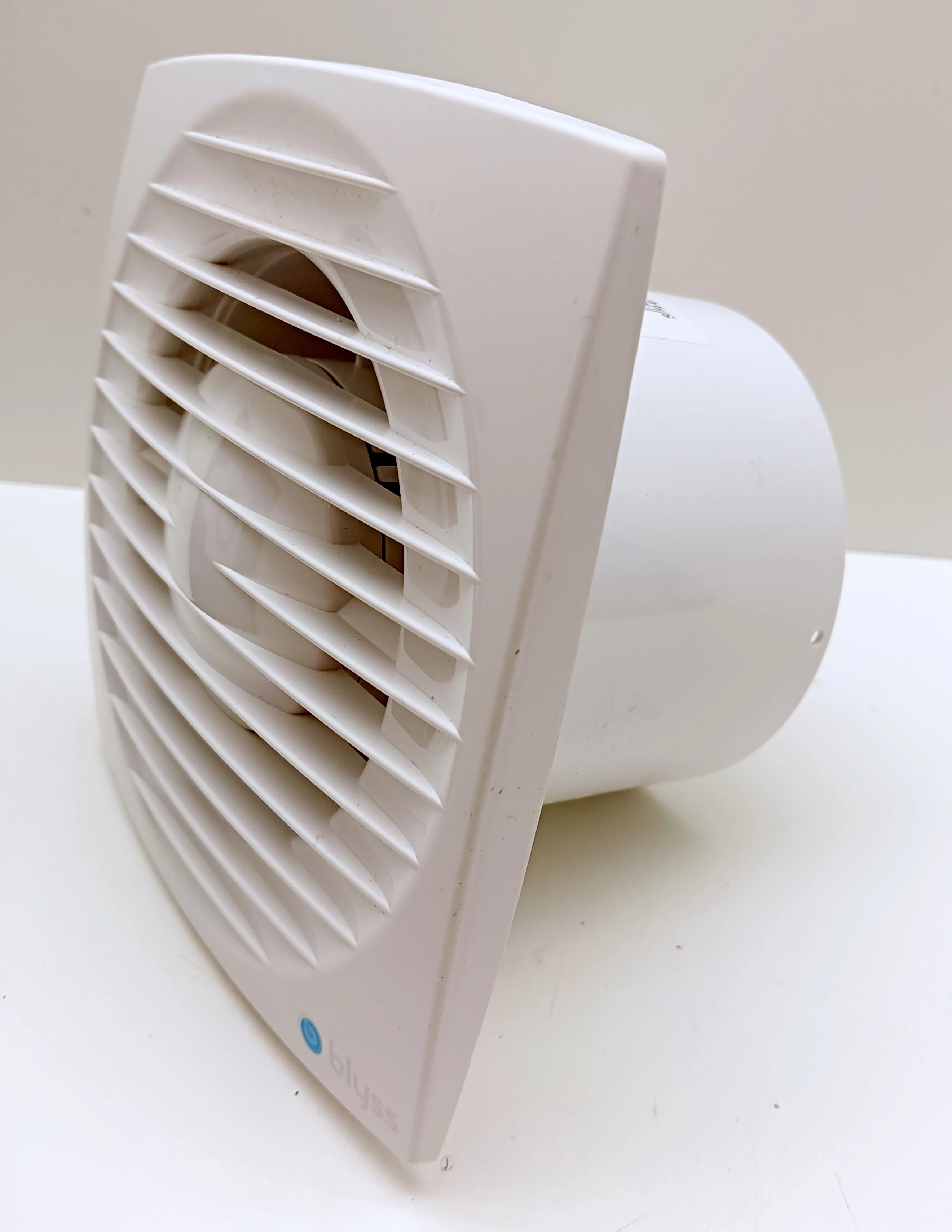 wentylator-osiowy-blyss-100s-pudelko-stan-powystawowy