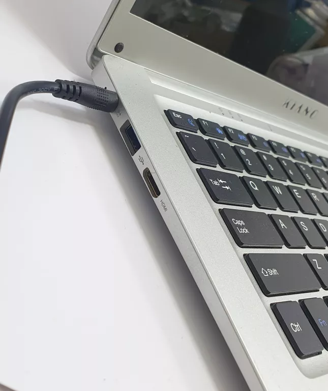LAPTOP KIANO SLIMNOTE 14,2 - 2/32GB - SREBRNY - WIN10