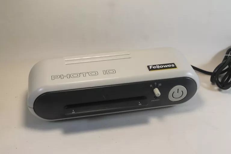 FELLOWES PHOTO ID LAMINATOR + PUD