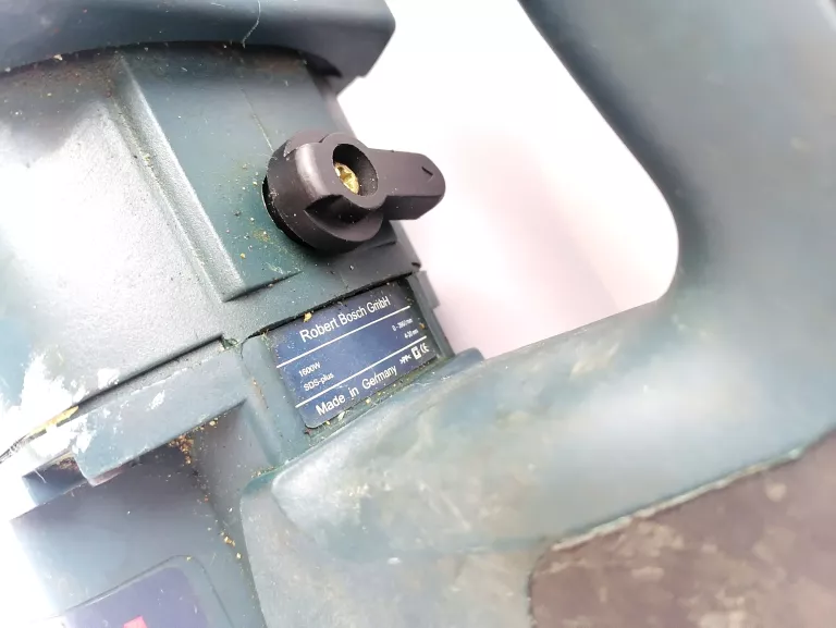 mlotowiertarka-bosch-gbh-4-dfe-energia-udaru-35