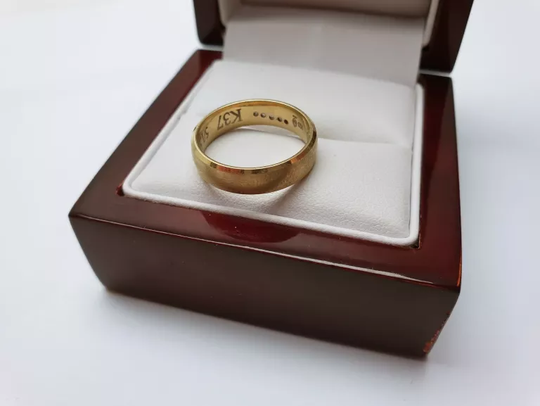 POSREBRZANA OBRĄCZKA W KOLORZE ZŁOTYM 3,69G ROZ.1