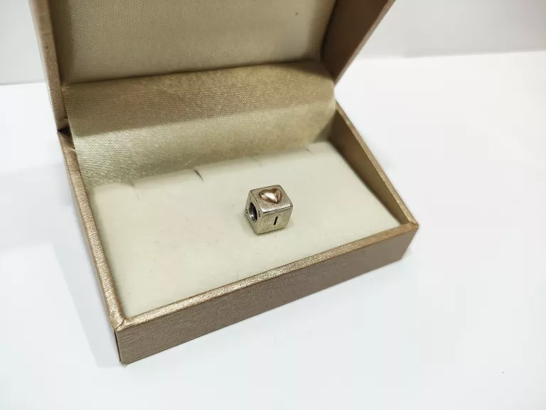 SREBRO -PANDORA CHARMS LOVE 3,99G
