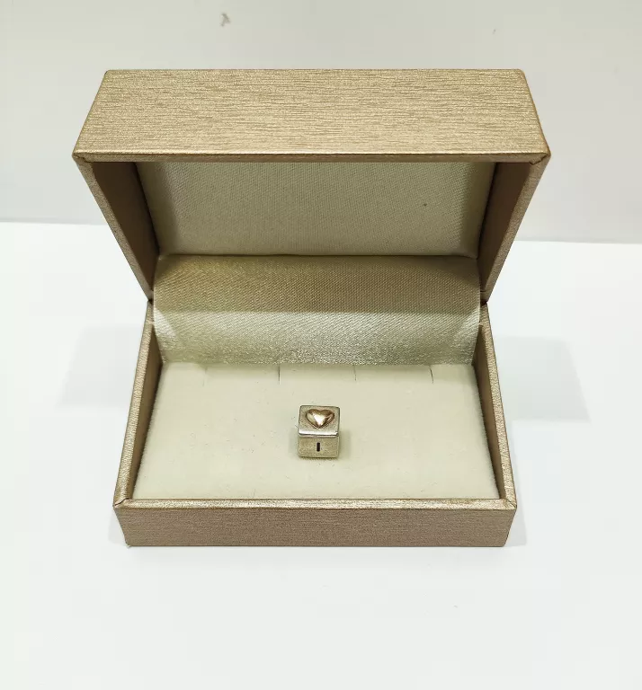 SREBRO -PANDORA CHARMS LOVE 3,99G