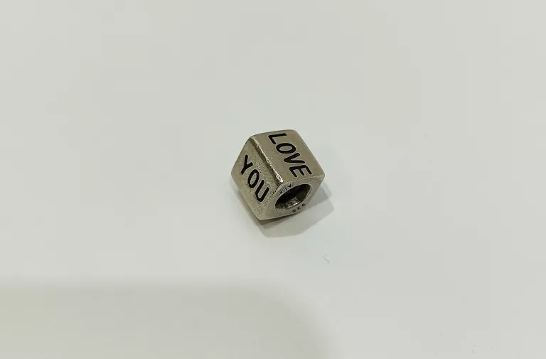 SREBRO -PANDORA CHARMS LOVE 3,99G