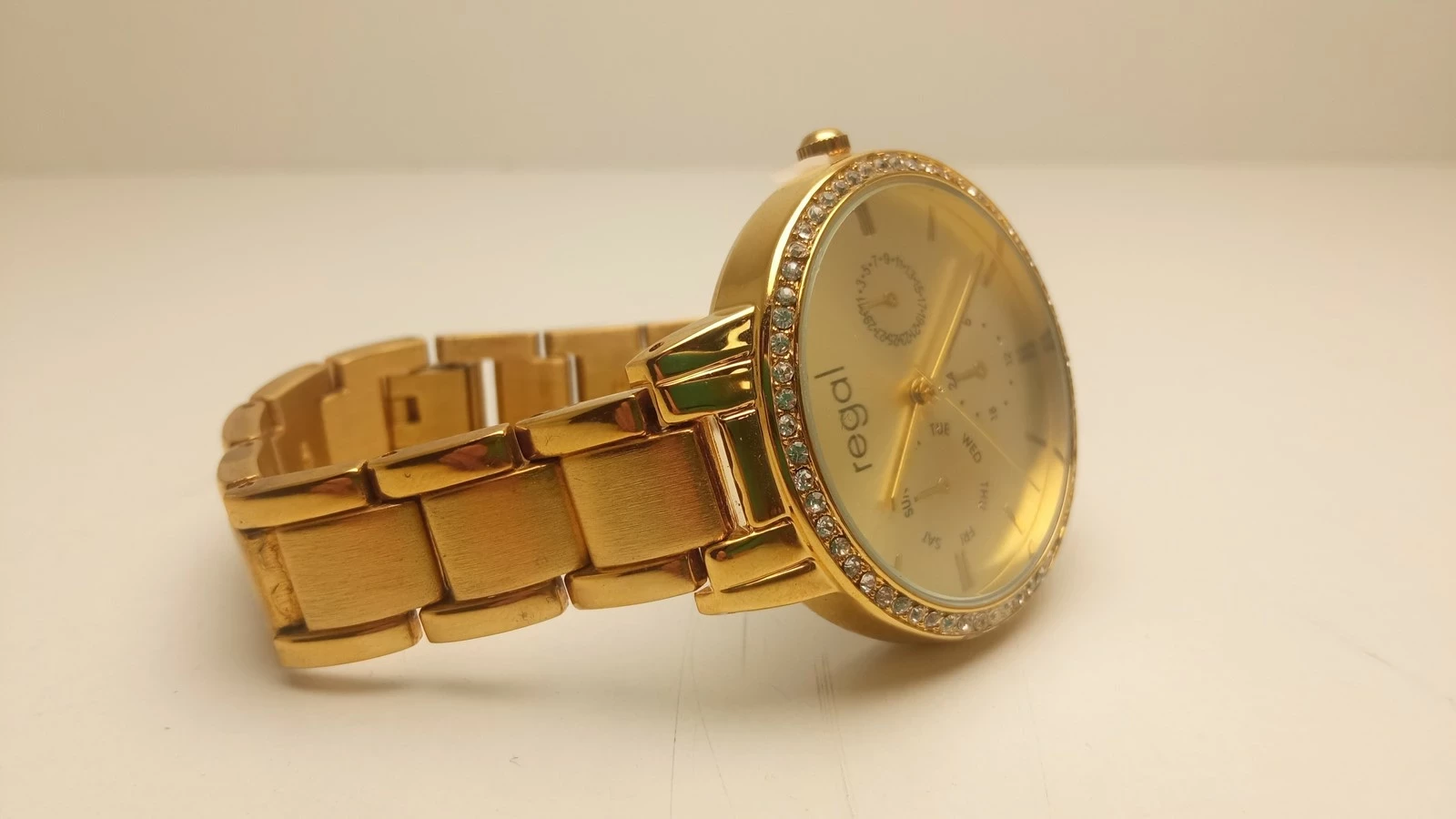 zegarek-damski-regal-typ-nareczny