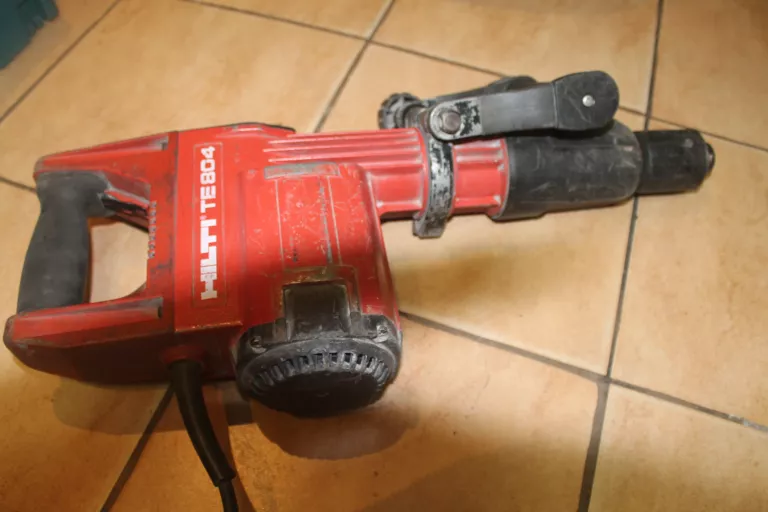 MŁOT WYBURZENIOWY HILTI TE 804