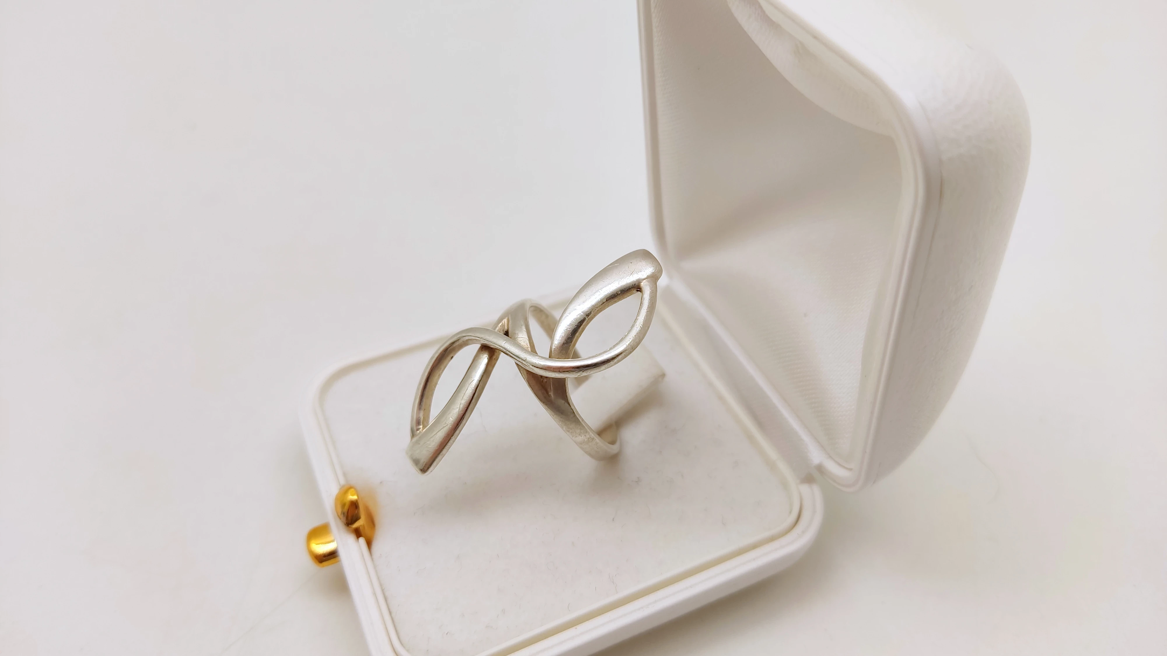 srebrny-pierscionek-nutka-925-605g-r19-rodzaj-wyrob-jubilerski