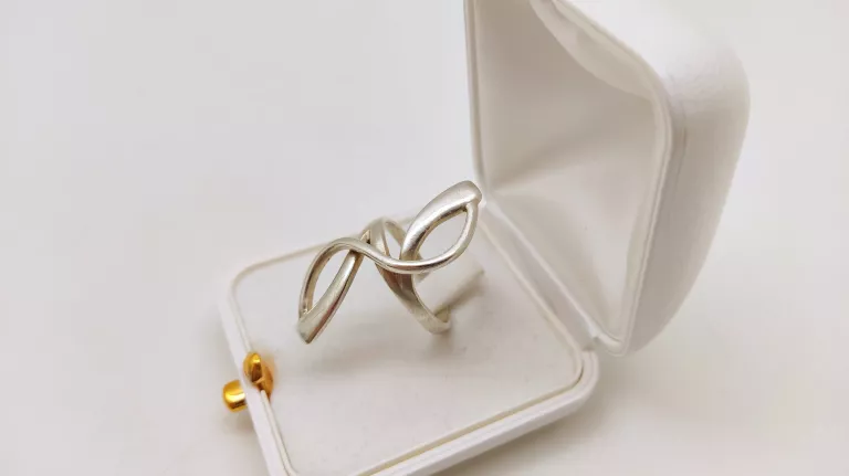 srebrny-pierscionek-nutka-925-605g-r19-rodzaj-wyrob-jubilerski