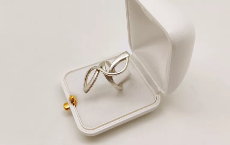 srebrny-pierscionek-nutka-925-605g-r19-marka-siju