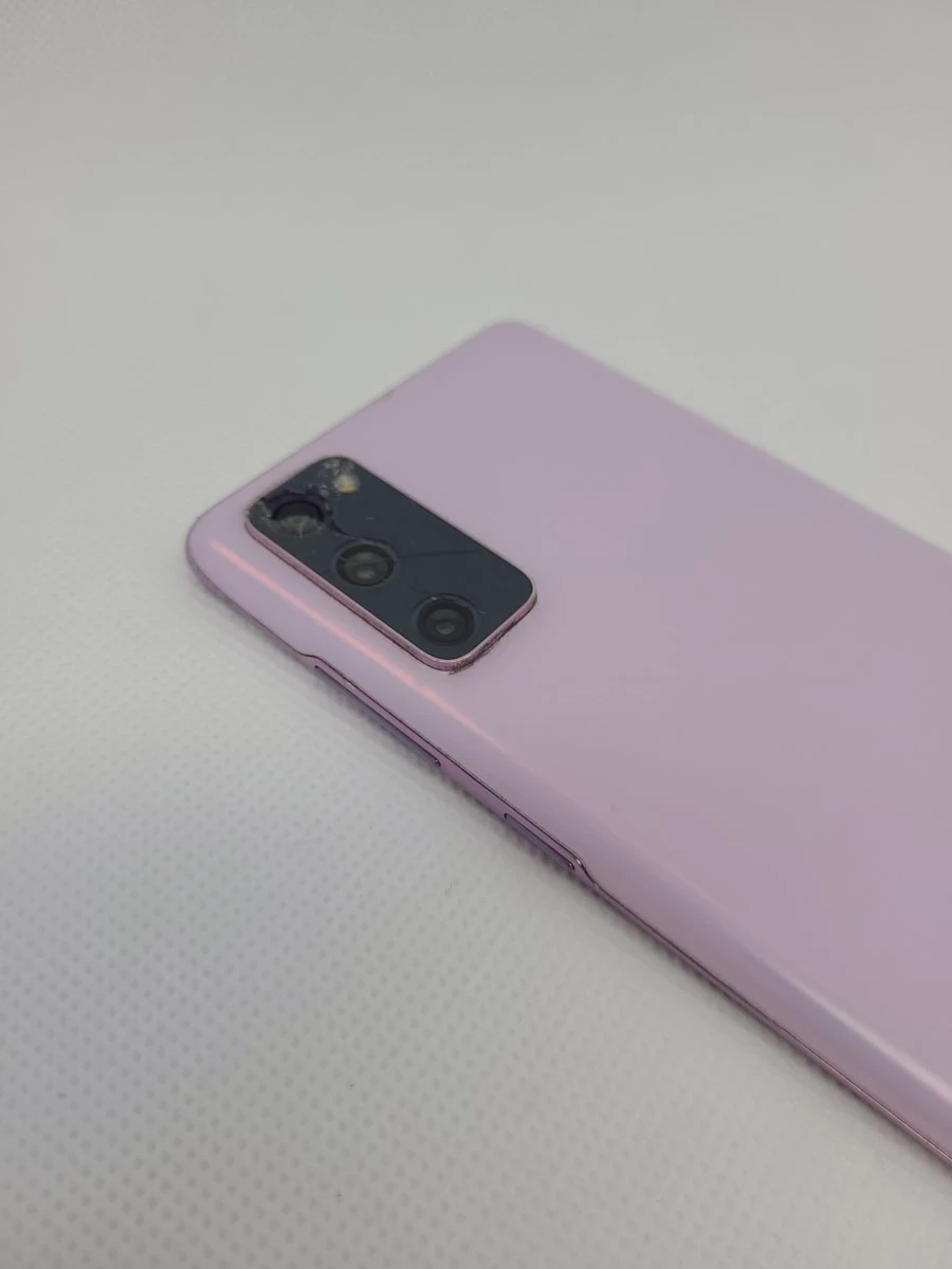 telefon-samsung-galaxy-s-20fe-przekatna-ekranu-650