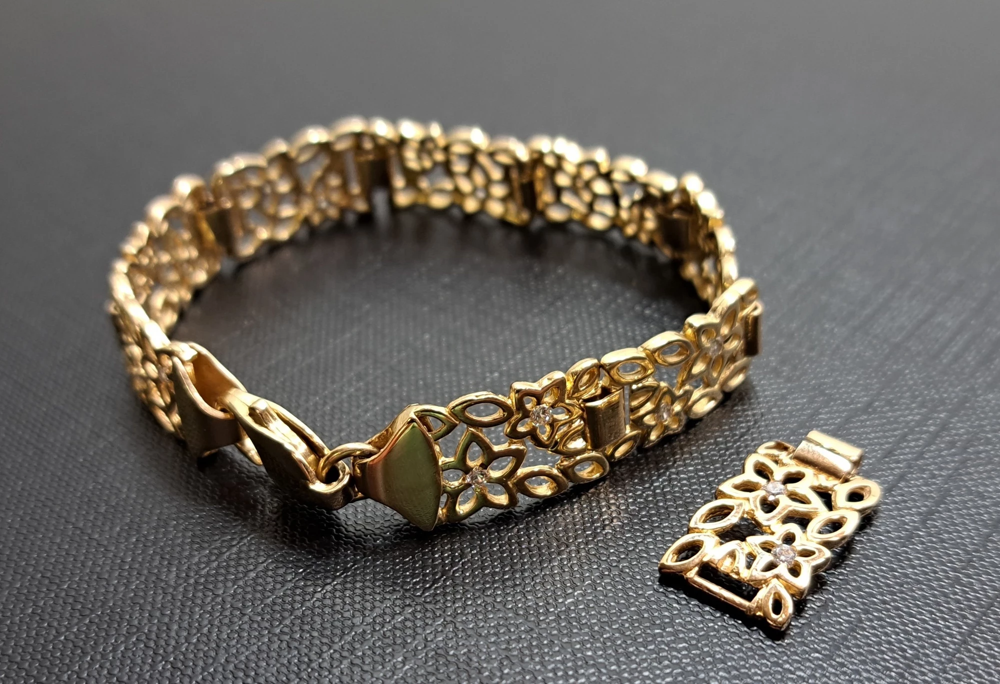 piekna-zlota-bransoletka-kwiaty-585-2193g-stan-uzywany