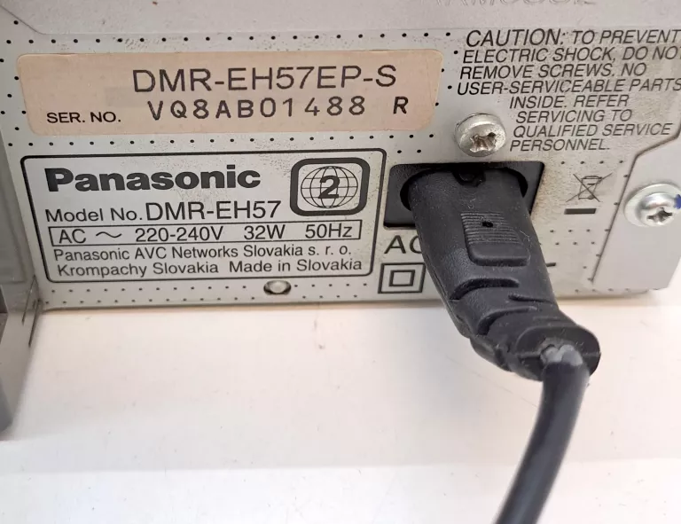 nagrywarka-panasonic-dmr-eh57pilotkabel-klejony-ean-gtin-0008054565551