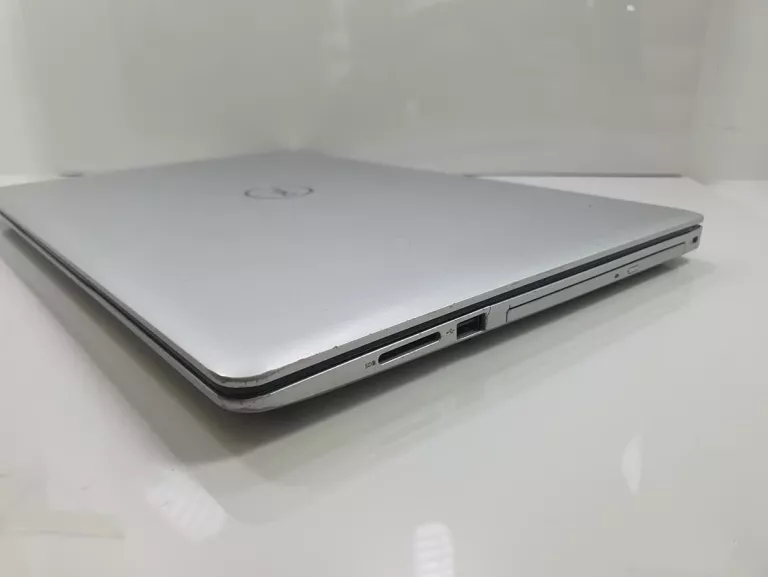 DELL INSPIRON 5570 I7/128+1TB/8GB/ WIN 11/ 15'