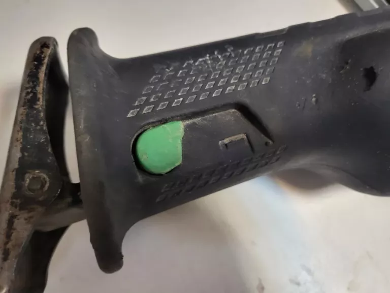 pila-szablasta-hitachi-cr18dbl-seria-cr18db-w4z