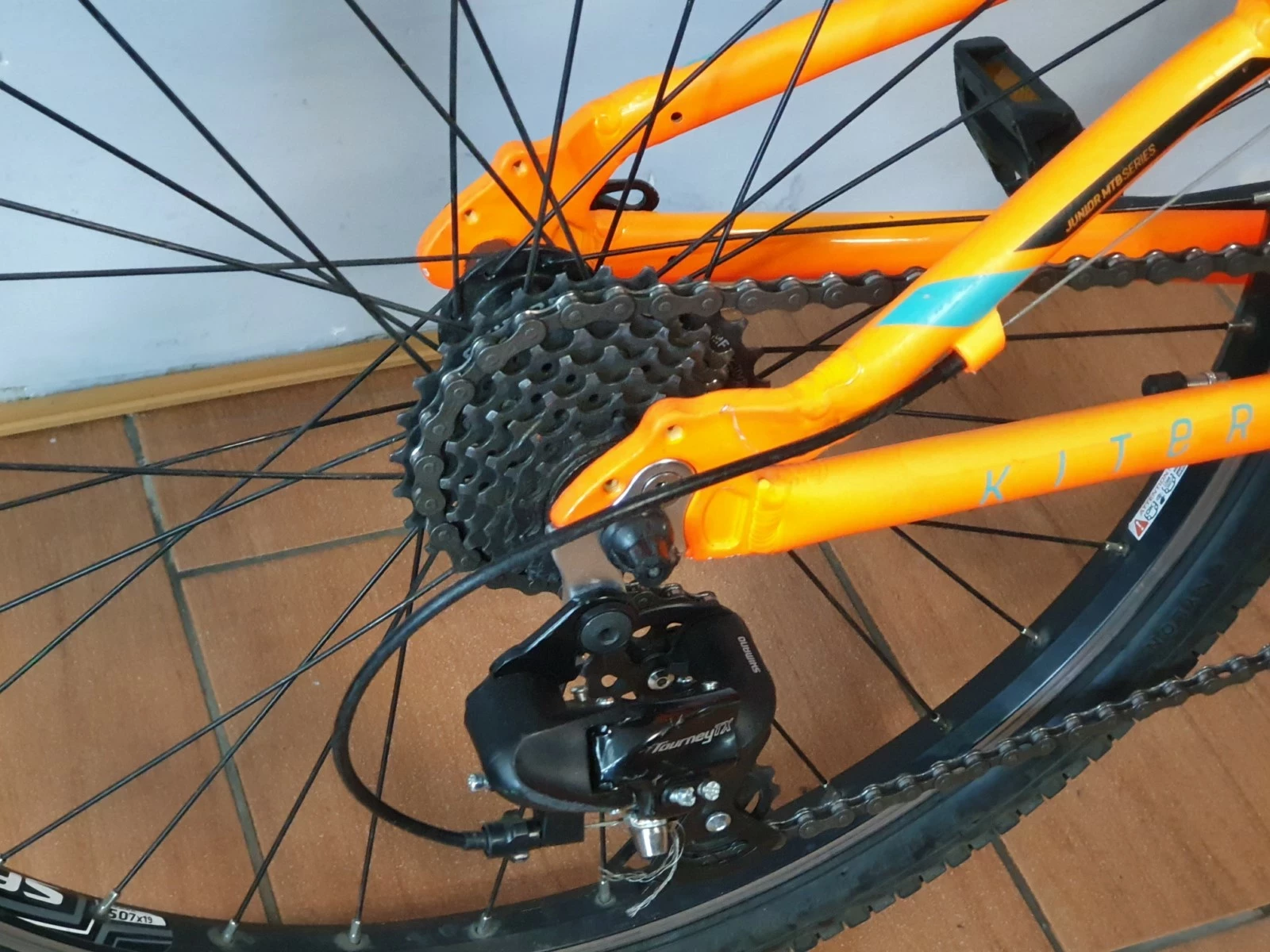 rower-kellys-kiter-30-24-neon-orange-2022-rozmiar-kola-24