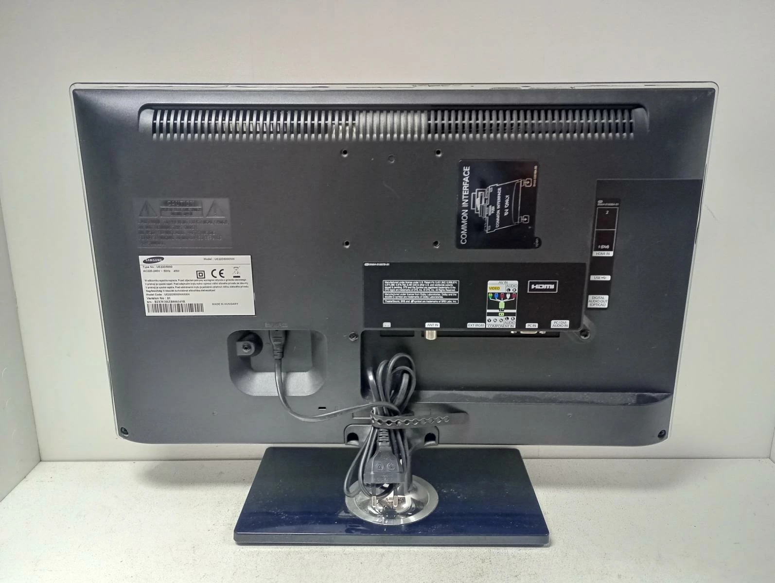 tv-samsung-ue22d5000-pilot-stan-uzywany