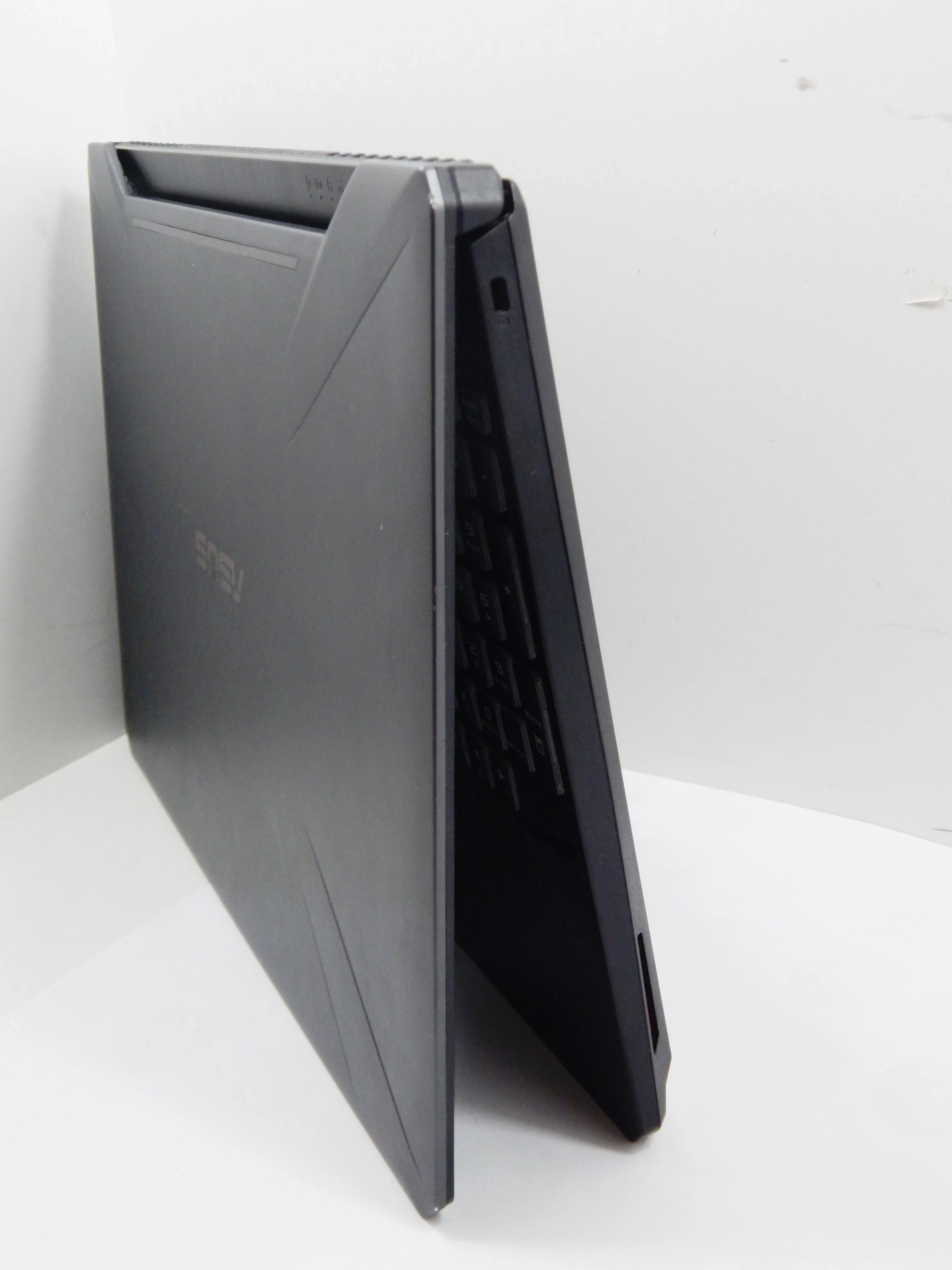 laptop-asus-tuf-gaming-fx505d-rodzaj-karty-graficznej-grafika-zintegrowana