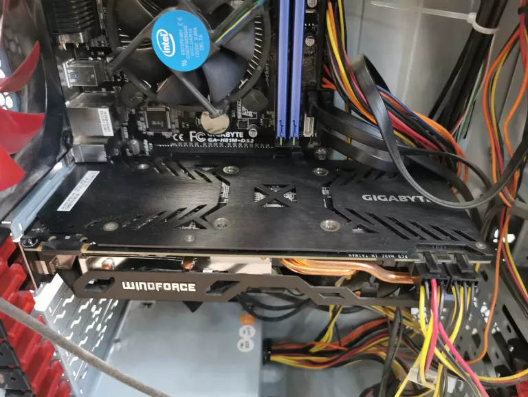 KOMPUTER I3 4GEN 8GB/128GB SSD 1TB HDD GEFORCE 960
