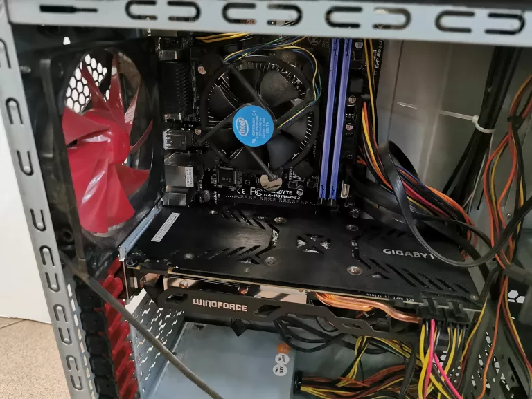 KOMPUTER I3 4GEN 8GB/128GB SSD 1TB HDD GEFORCE 960