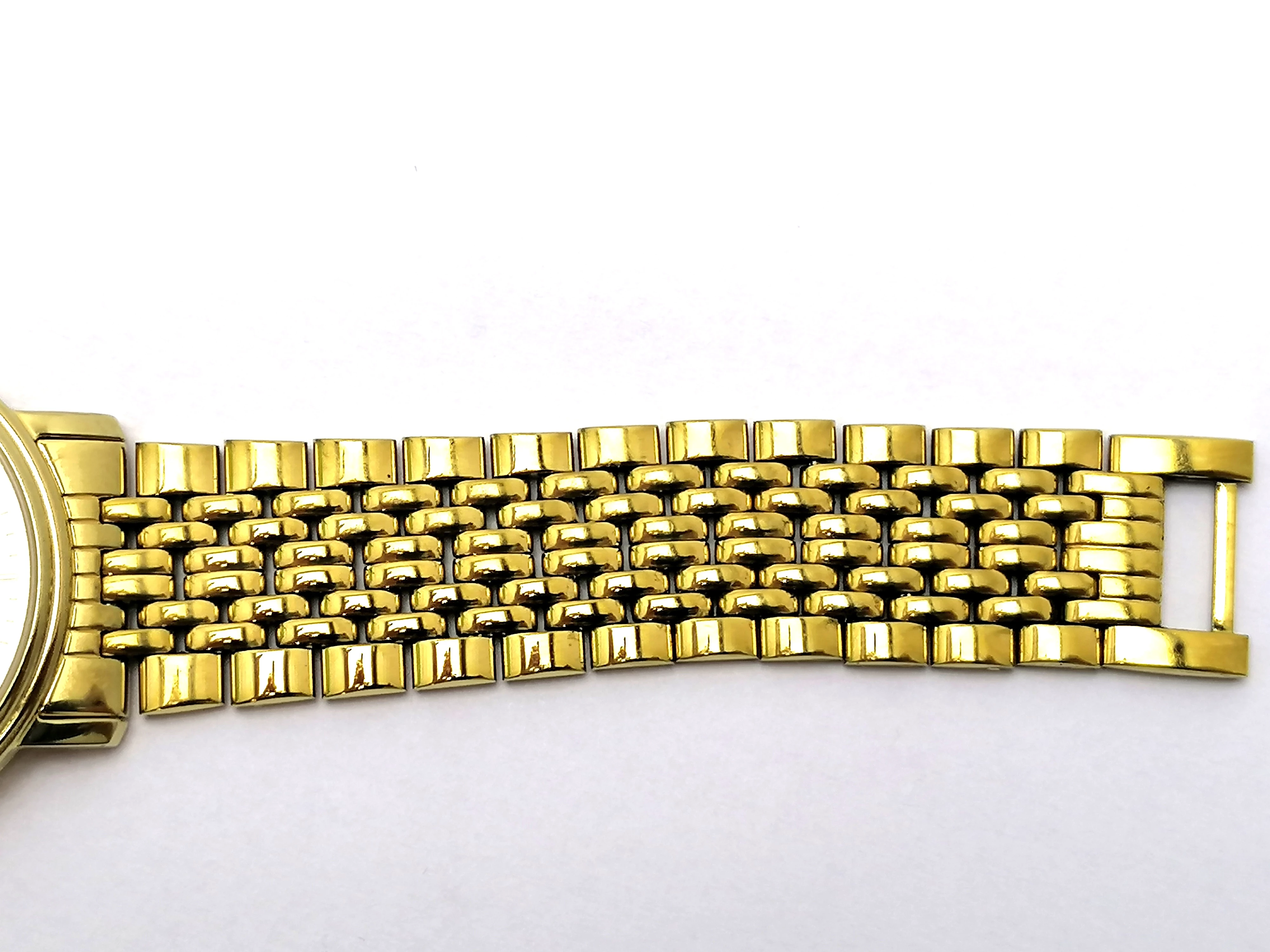 zegarek-tissot-t870970-ksztalt-koperty-okragla