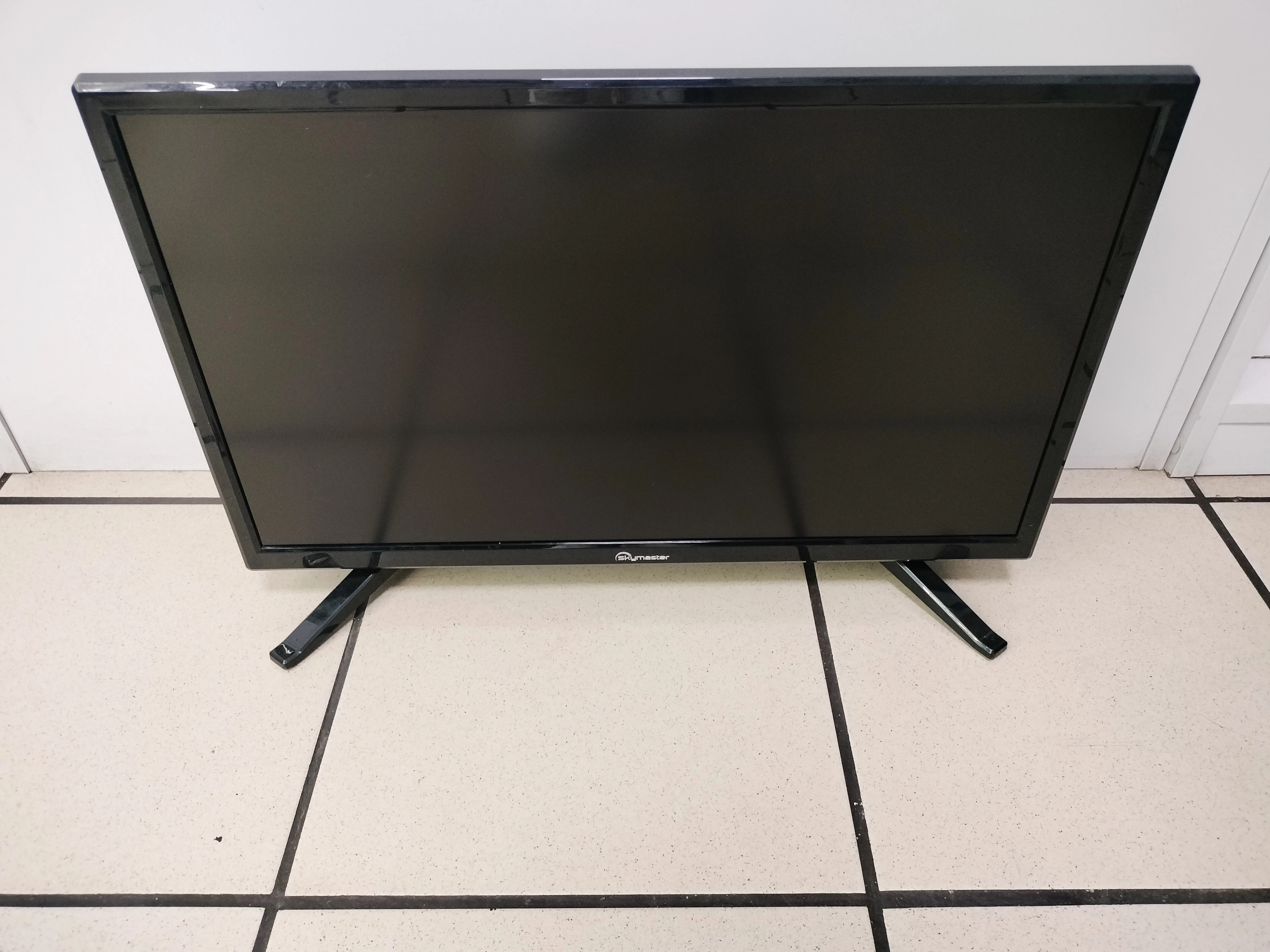 telewizor-skymaster-22sf3500-pilot-zestaw-stan-uzywany