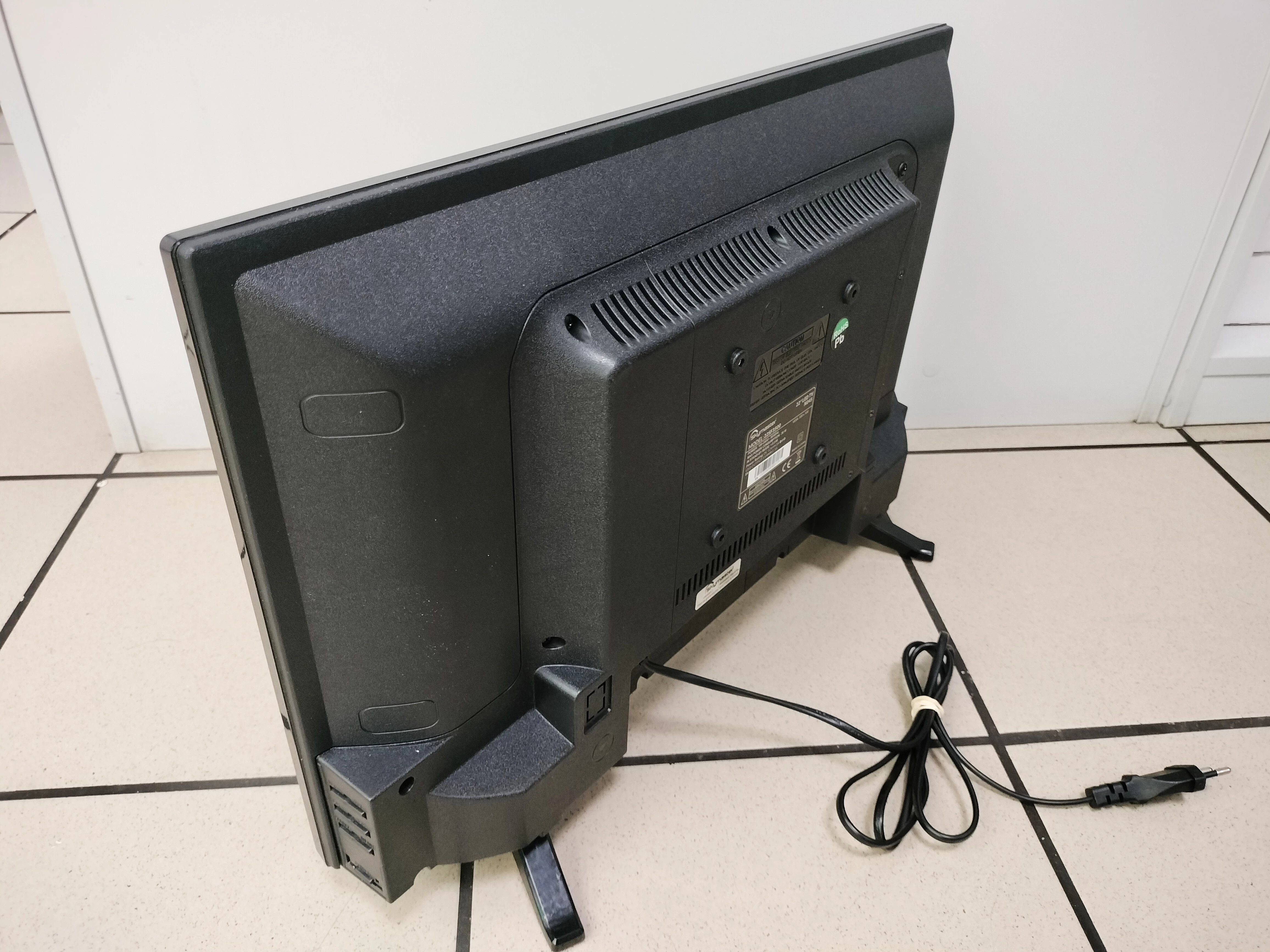 telewizor-skymaster-22sf3500-pilot-zestaw-przekatna-ekranu-cale-22