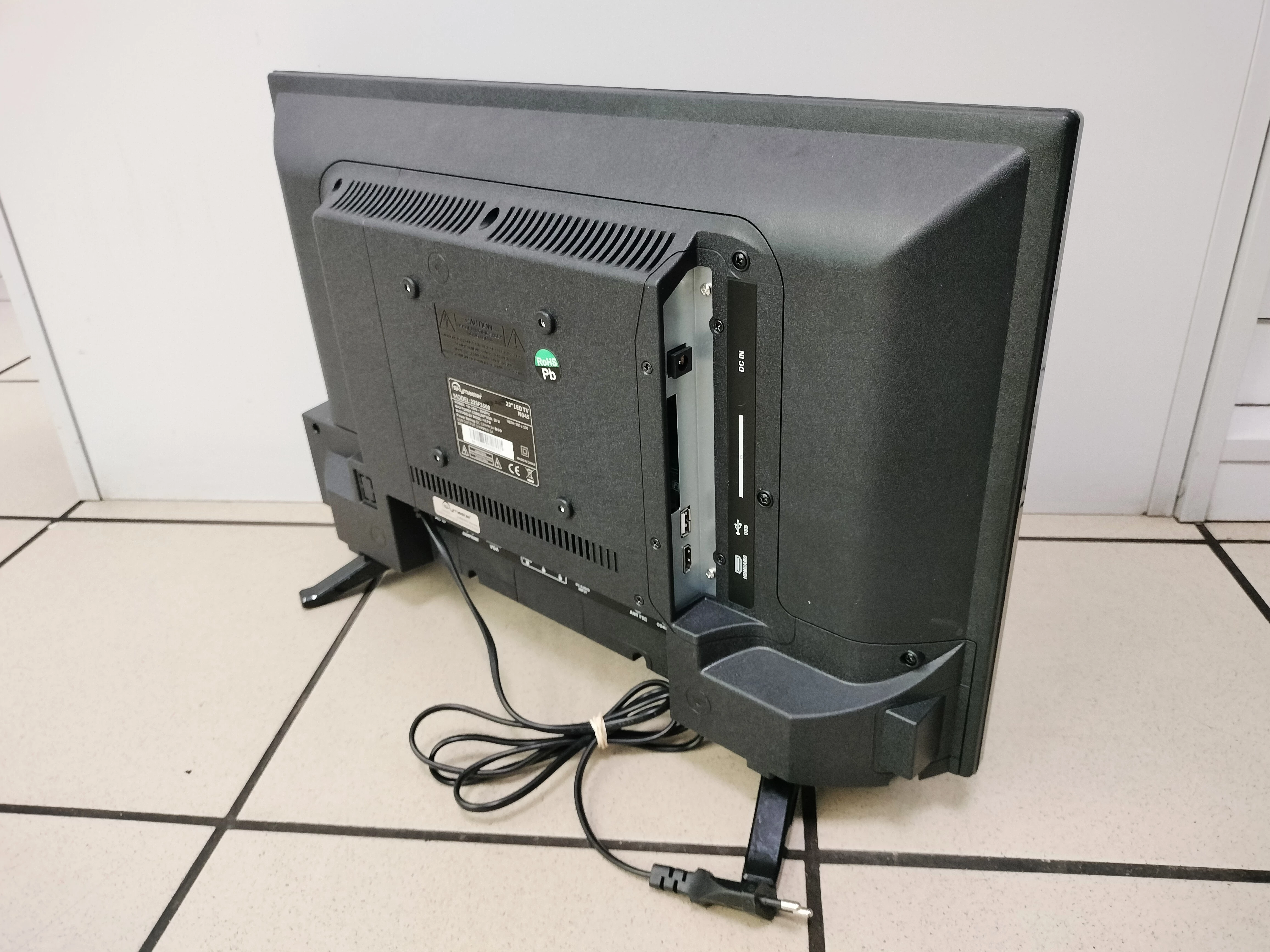 telewizor-skymaster-22sf3500-pilot-zestaw-typ-telewizora-led