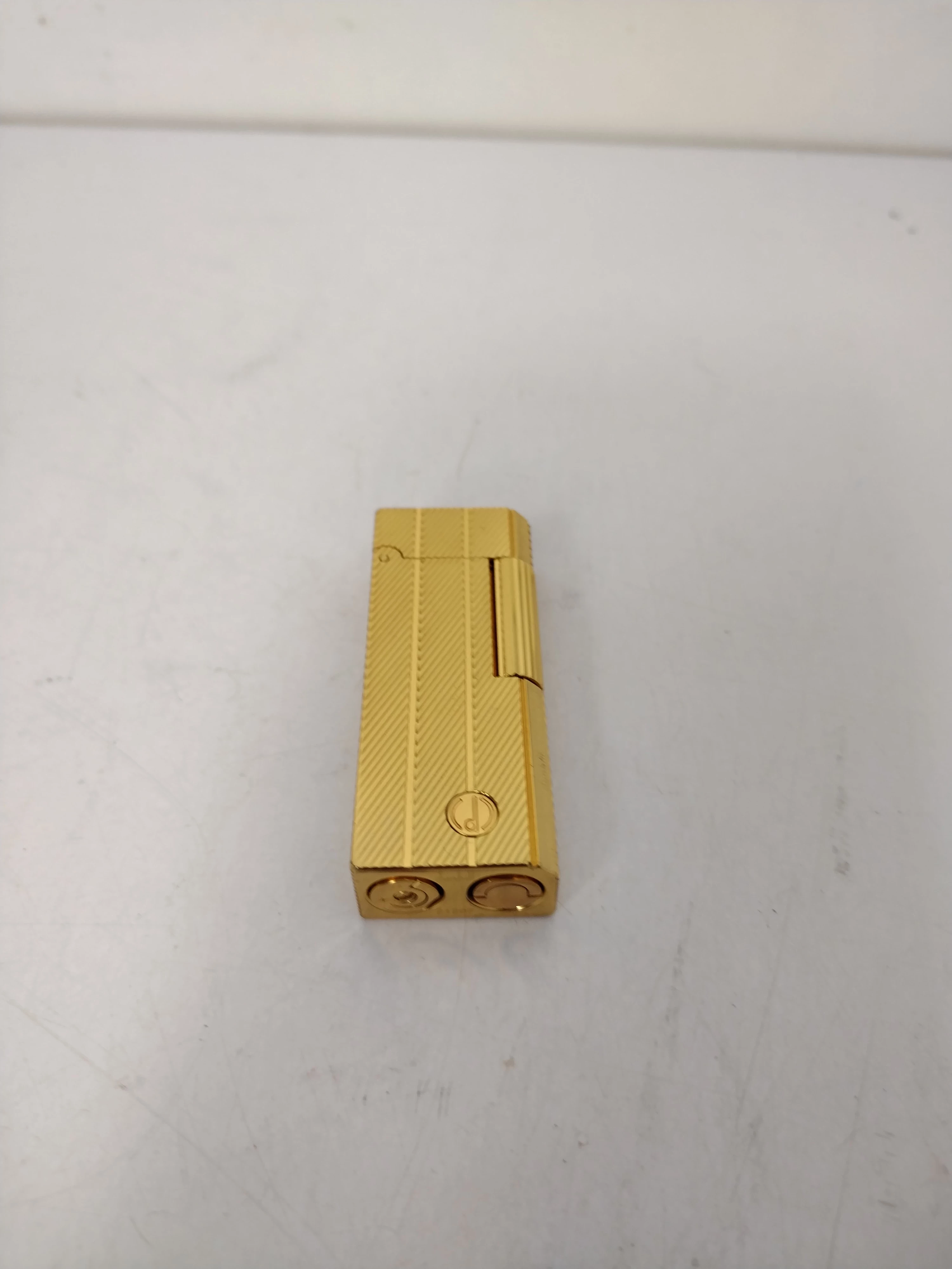 zapalniczka-dunhill-rodzaj-gazowa