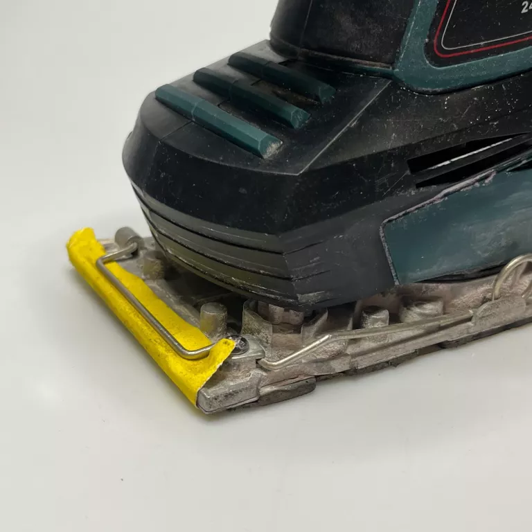 szlifierka-oscylacyjna-tryton-tmc240-rodzaj-zasilania-sieciowe