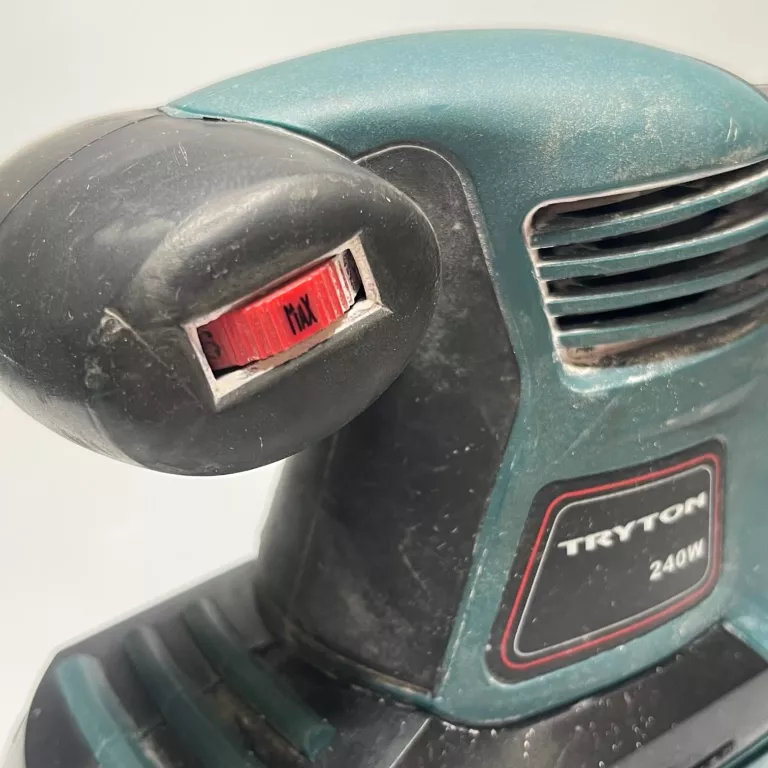 szlifierka-oscylacyjna-tryton-tmc240-stan-uzywany