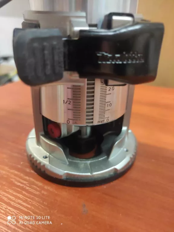FREZARKA MAKITA RT0700CX2J WALIZKA