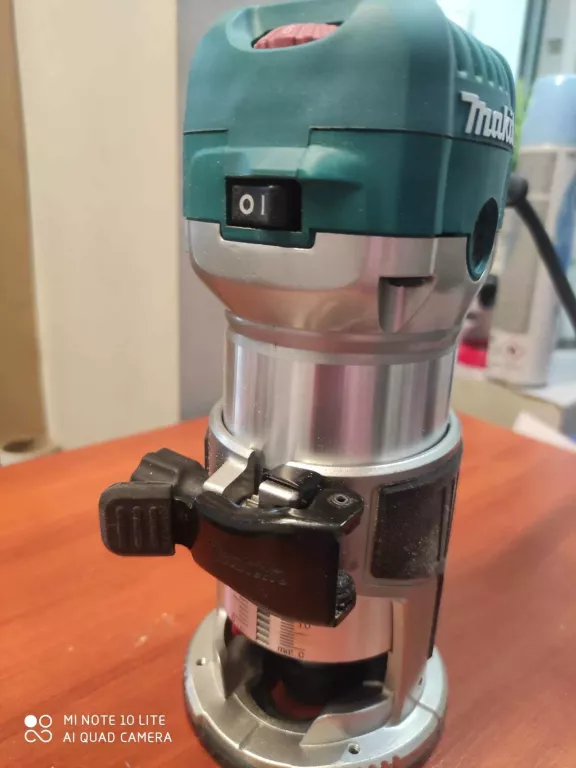 FREZARKA MAKITA RT0700CX2J WALIZKA