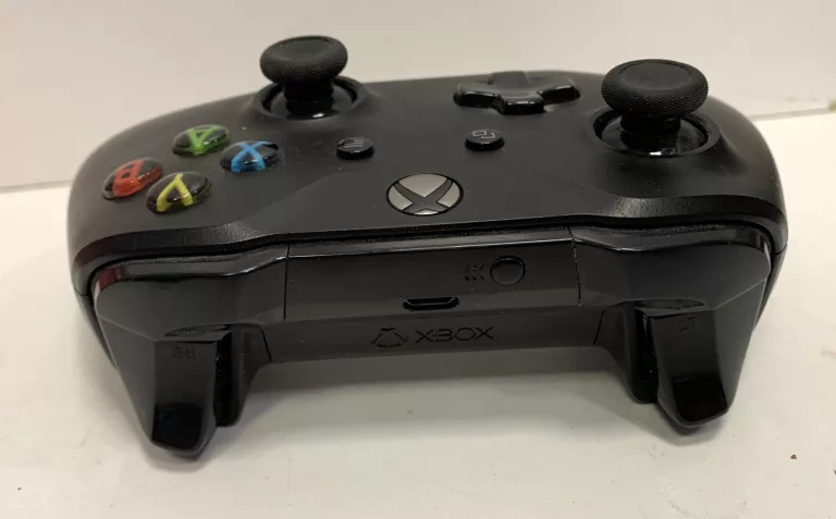PAD DO KONOSOLI XBOX ONE CZARNY POLECAM!
