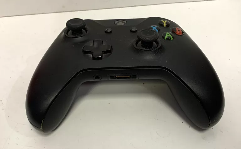 PAD DO KONOSOLI XBOX ONE CZARNY POLECAM!