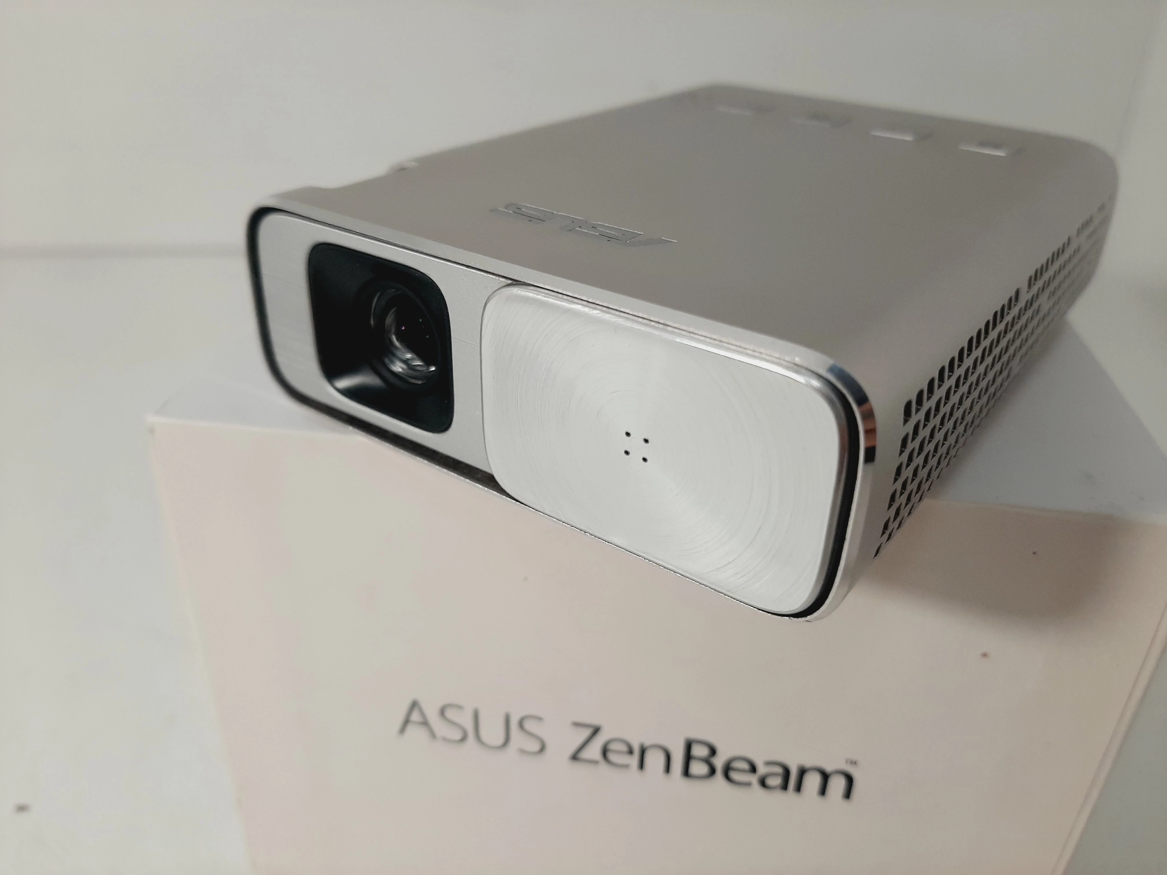 projektor-asus-zenbeam-e1-stan-uzywany