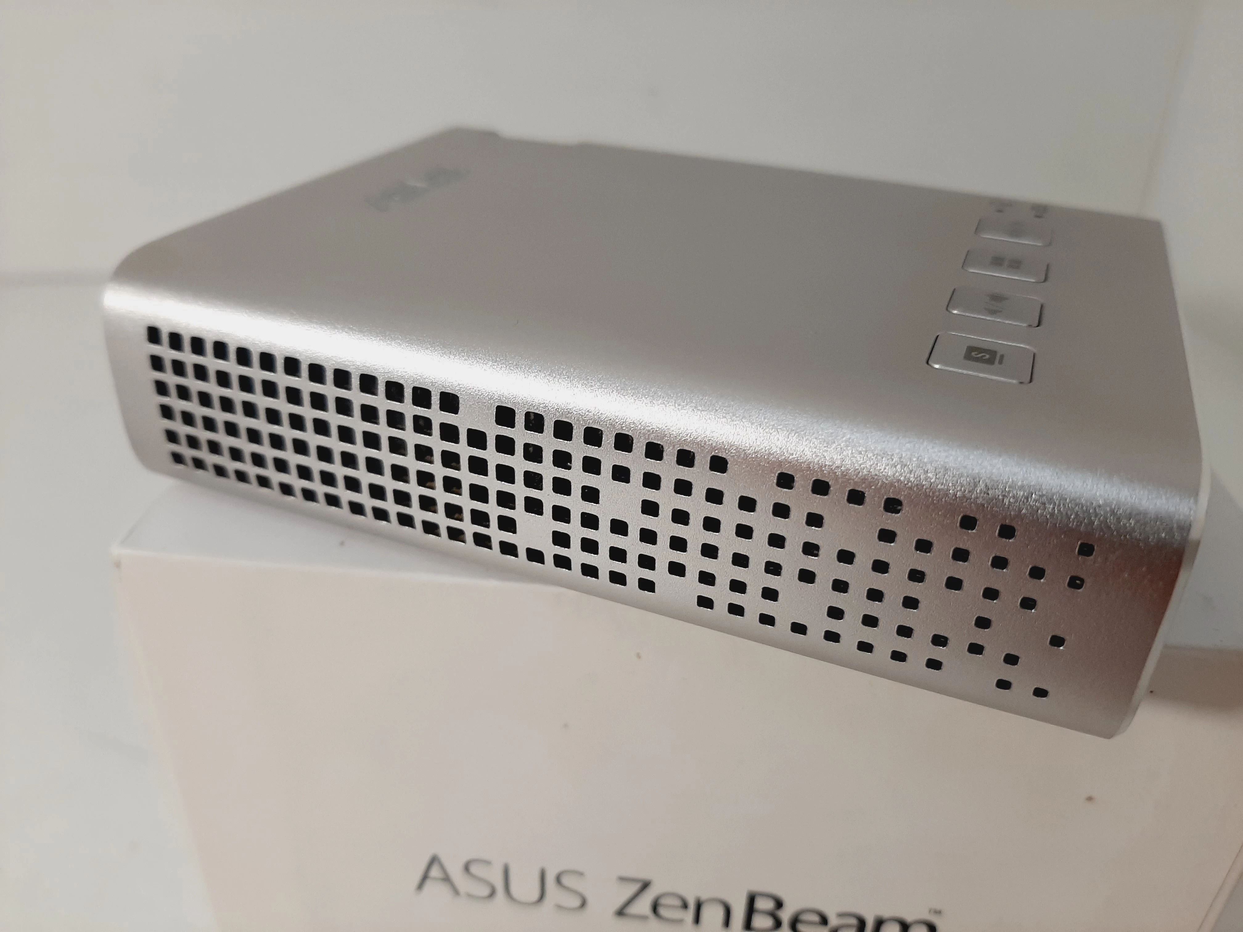 projektor-asus-zenbeam-e1-technologia-wyswietlania-dlp
