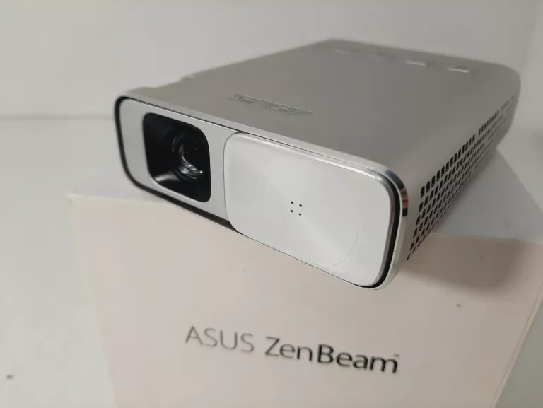 projektor-asus-zenbeam-e1-stan-uzywany
