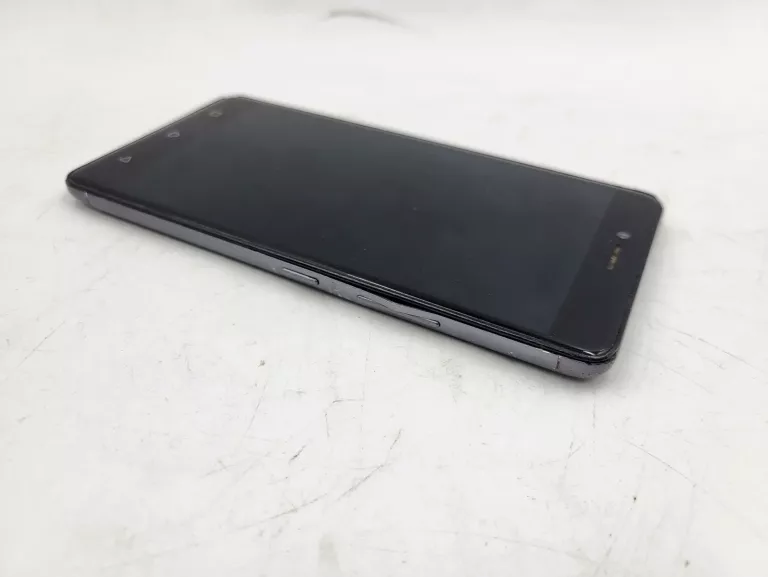TELELFON LENOVO K53A48 32GB SOLO OPIS!!!