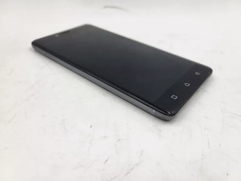 TELELFON LENOVO K53A48 32GB SOLO OPIS!!!