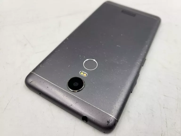 TELELFON LENOVO K53A48 32GB SOLO OPIS!!!