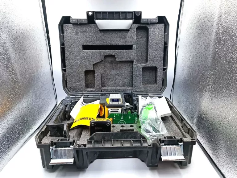 laser-dewalt-dce089g-maksymalny-zasieg-pracy-30