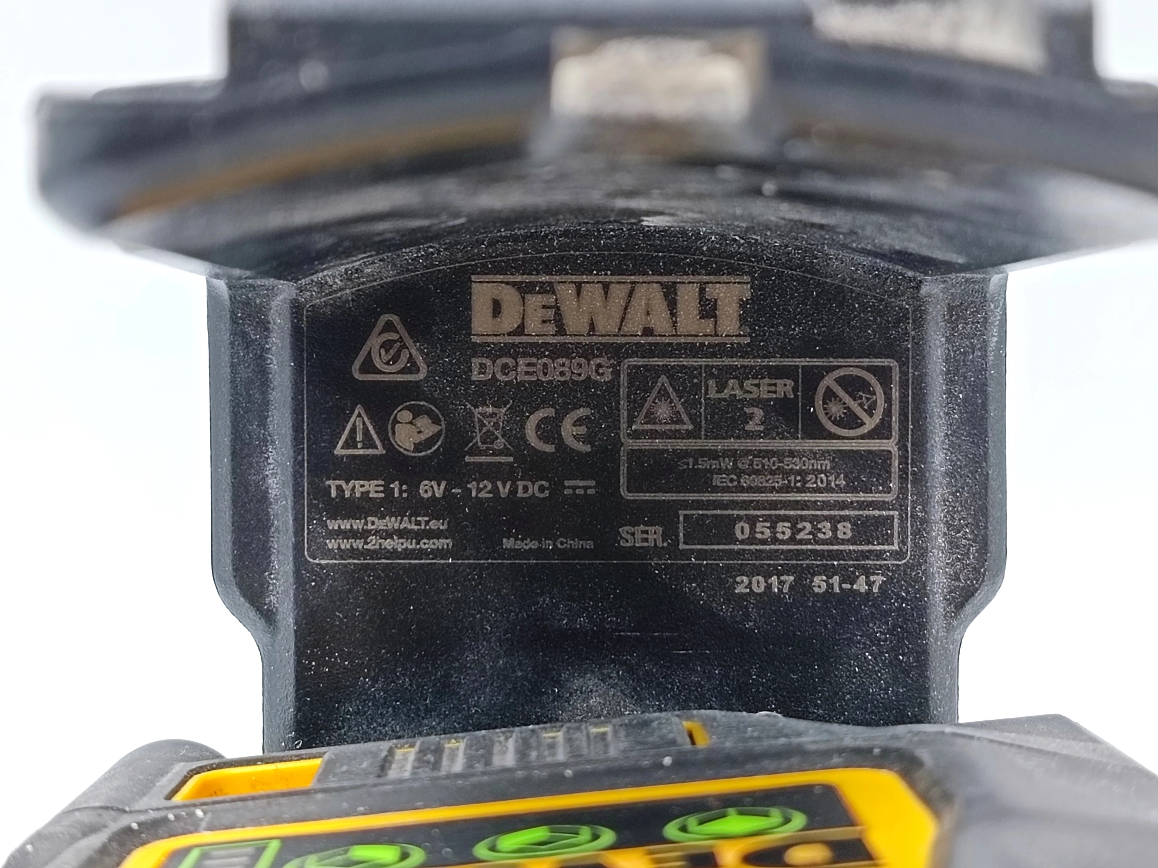laser-dewalt-dce089g-maksymalny-zasieg-pracy-30