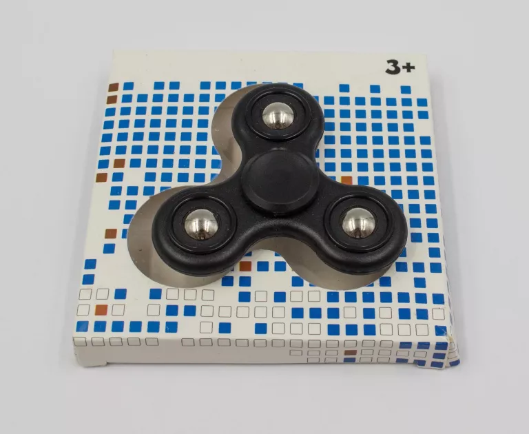 FINGER SPINNER CZARNY 6 CM