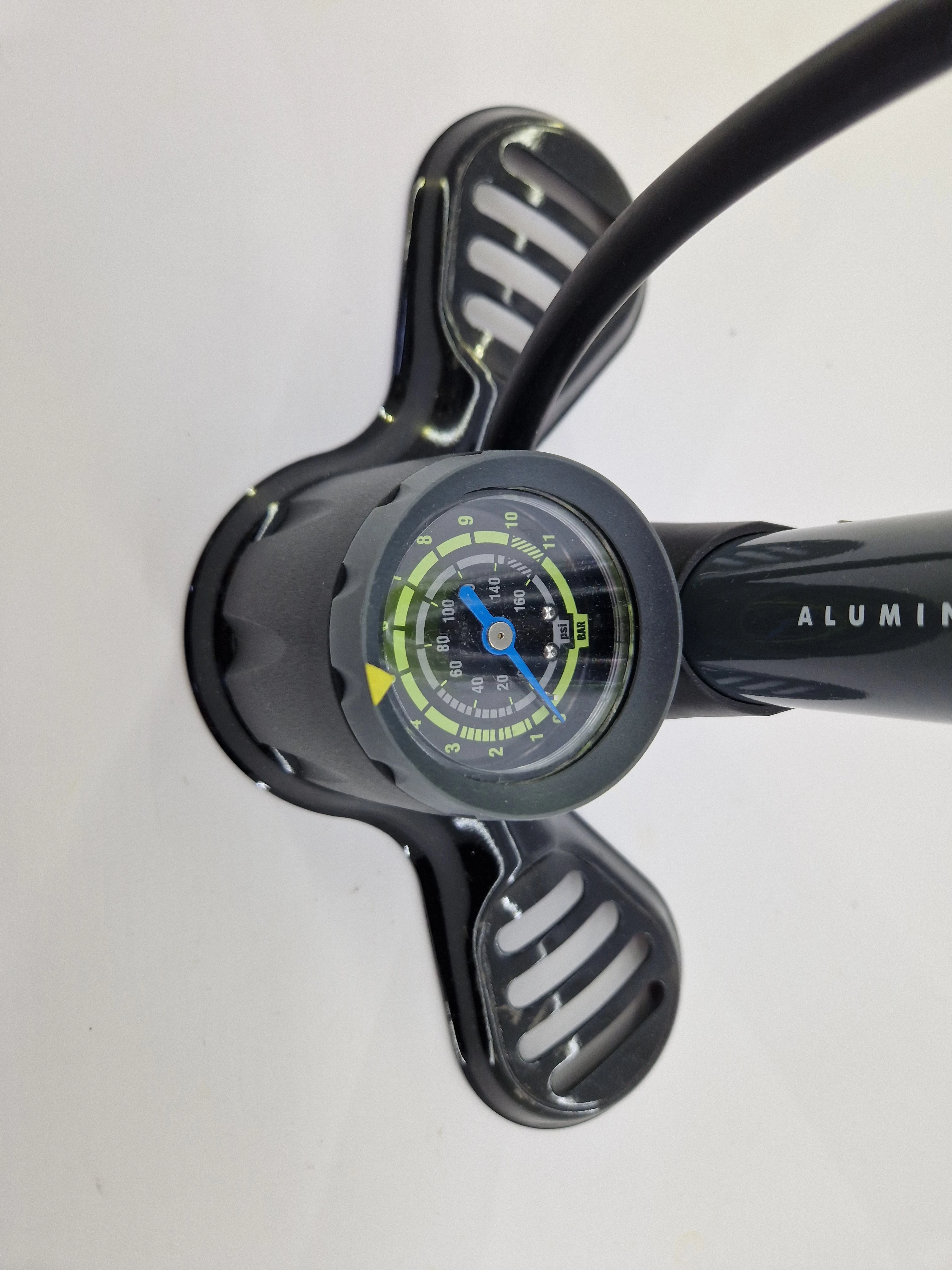 pompka-rowerowa-podlogowa-btwin-900-stan-uzywany