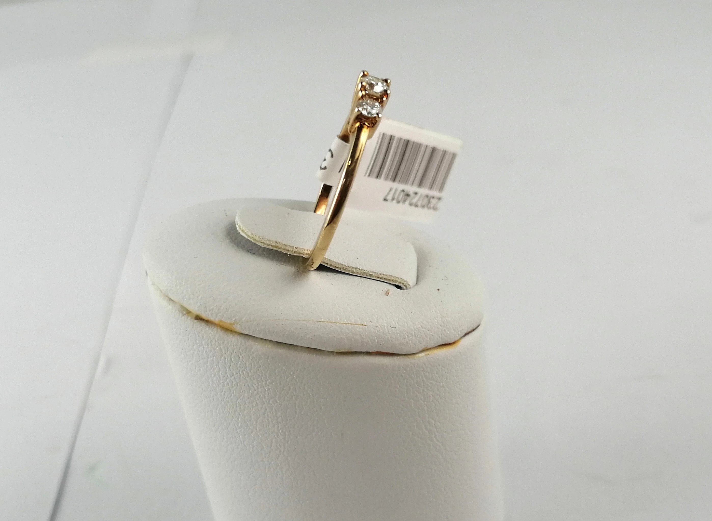 zloty-pierscionek-375-130g-brylanty-certyfikat-material-15835-2