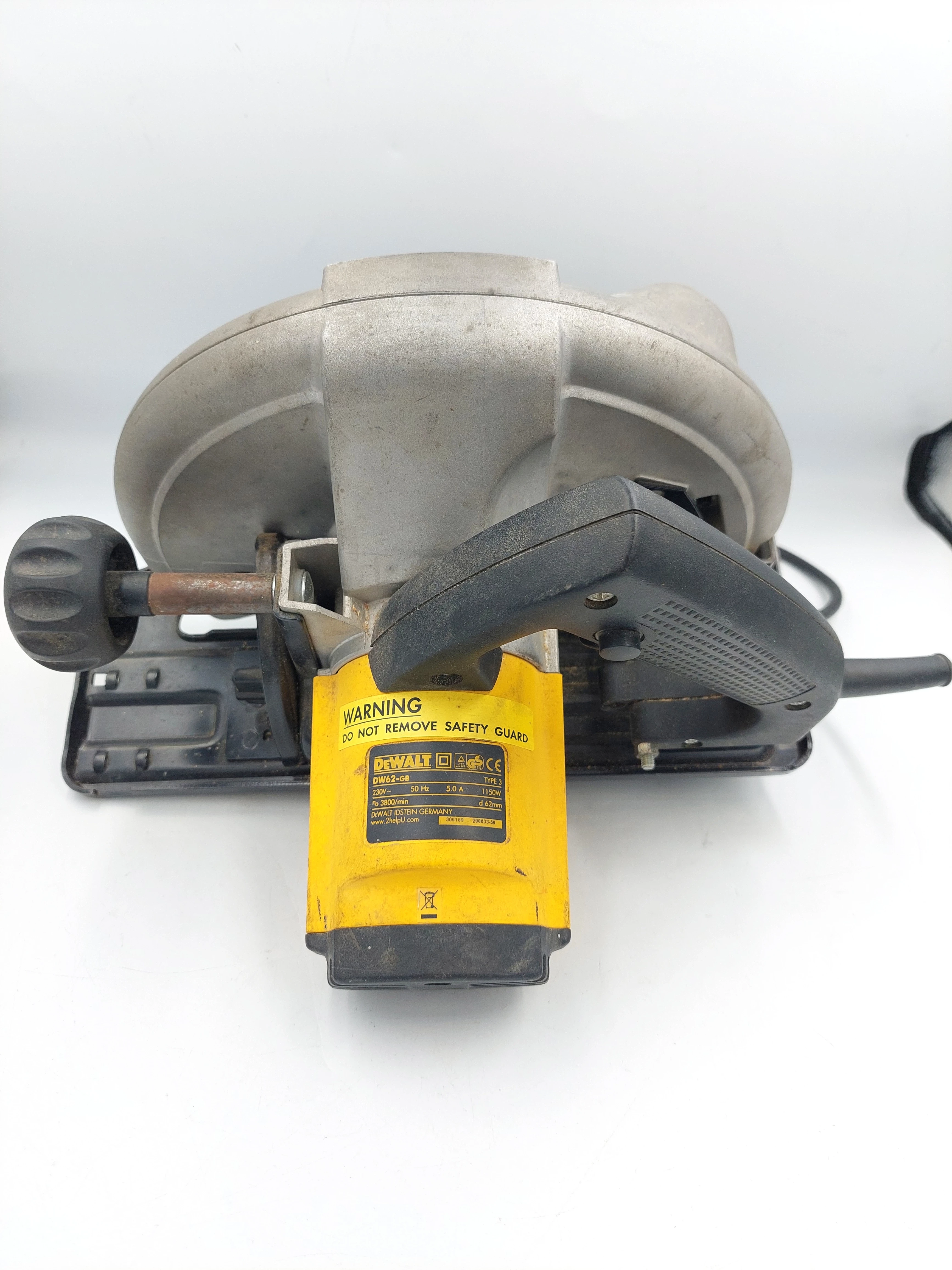 pila-tarczowa-dewalt-dw62-gb-marka-dewalt